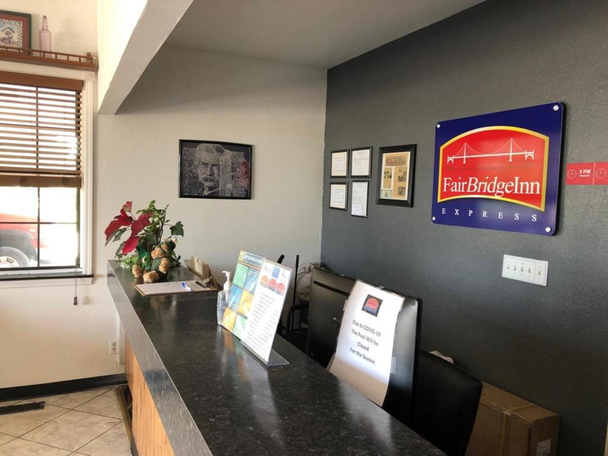 Fairbridge Inn Express Monroe City Bagian luar foto