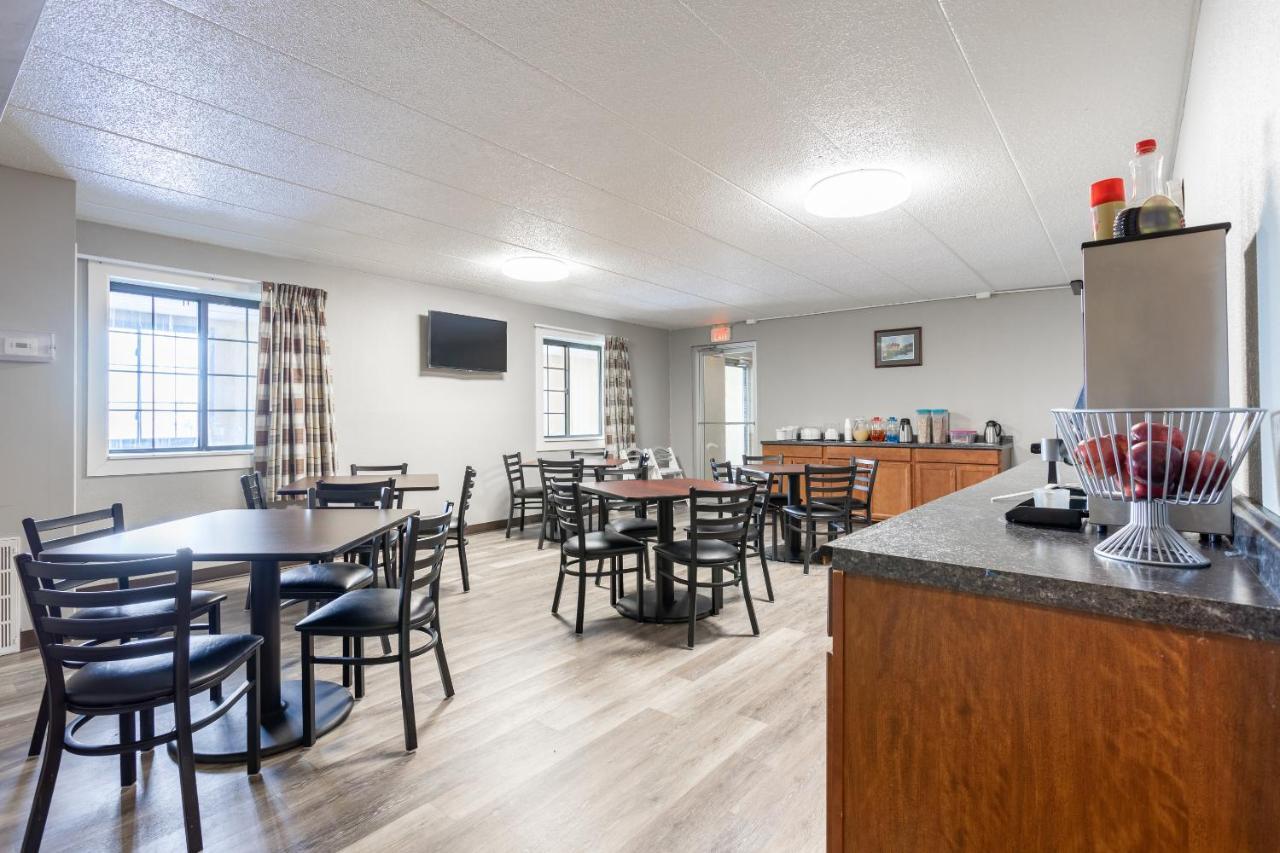 Fairbridge Inn Express Monroe City Bagian luar foto