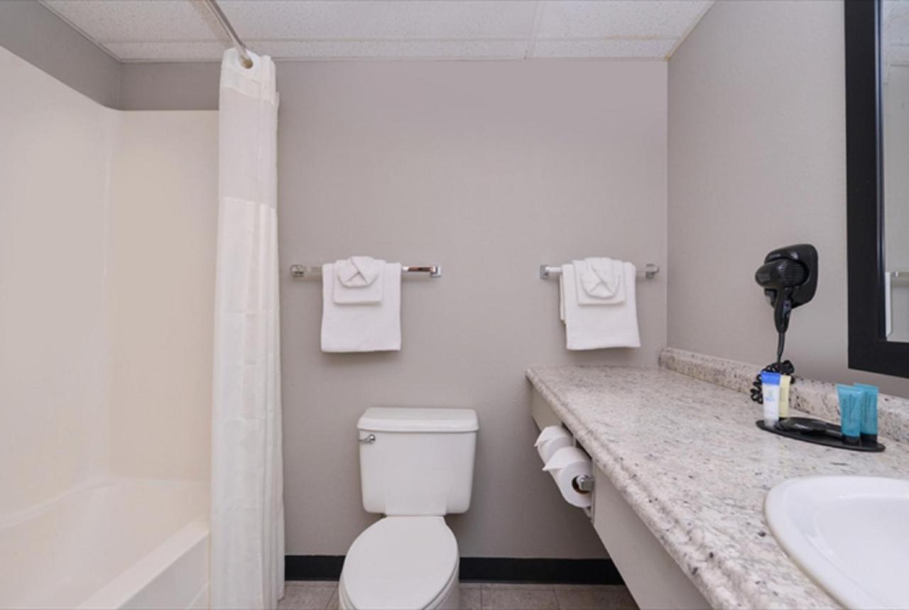 Fairbridge Inn Express Monroe City Bagian luar foto